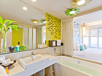Family Room Lagoon Wing