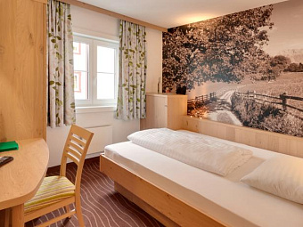 GRUENER BAUM HOTEL 3*