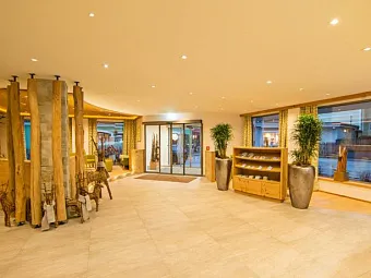Отель GRUENER BAUM HOTEL 3*