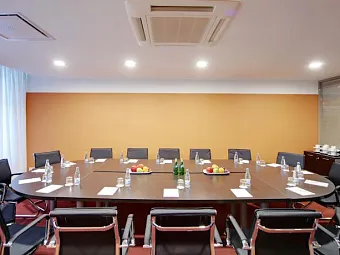 Отель GOLDEN TULIP ROSA KHUTOR 4*.