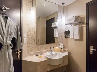HOWARD JOHNSON RESORT SANYA BAY 5*