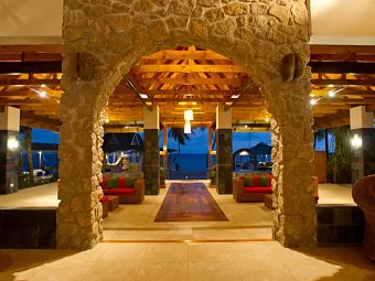 Отель COCO DE MER HOTEL & BLACK PARROT SUITES 4*