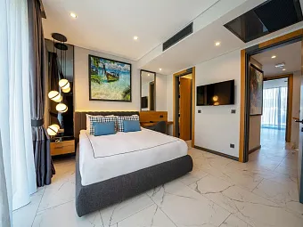 THE NORM COLLECTION DOOR'A 5*